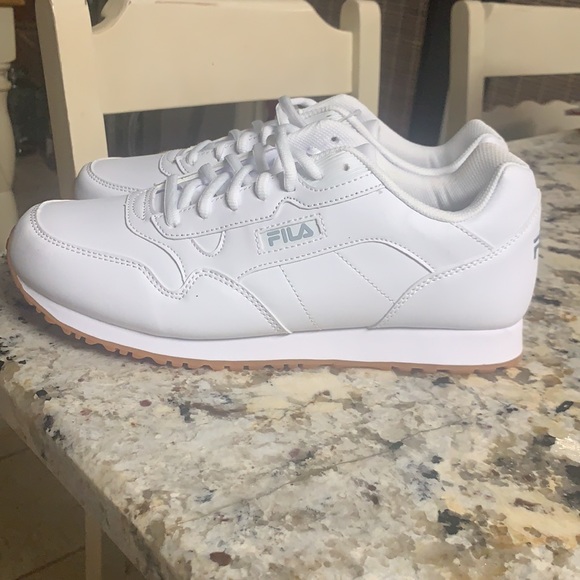 White Fila shoes size 10.5 - Picture 3 of 6